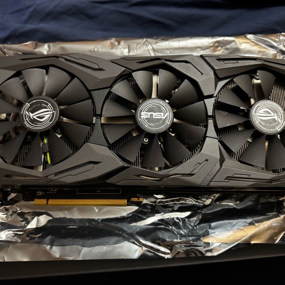 ASUS ROG Strix RX 580 Gaming Graphics Card - READ DESCRIPTION - Picture 6 of 9